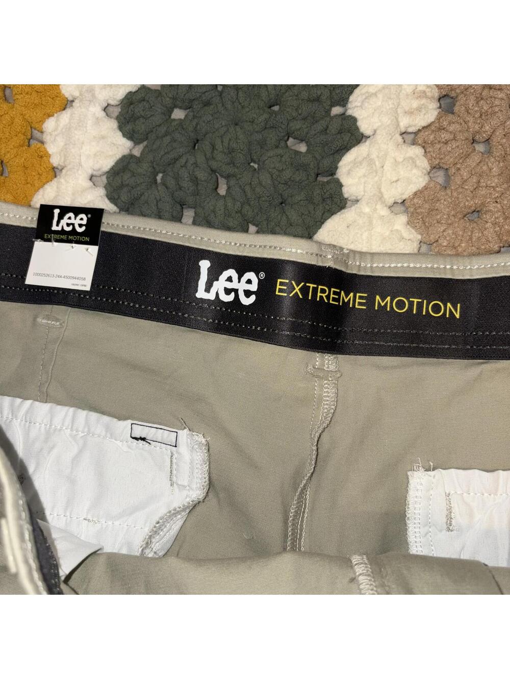 Lee Extreme Motion NEW $40 Men's Size 42 straight Fit Khaki Shorts Moisture Wick - Picture 5 of 7